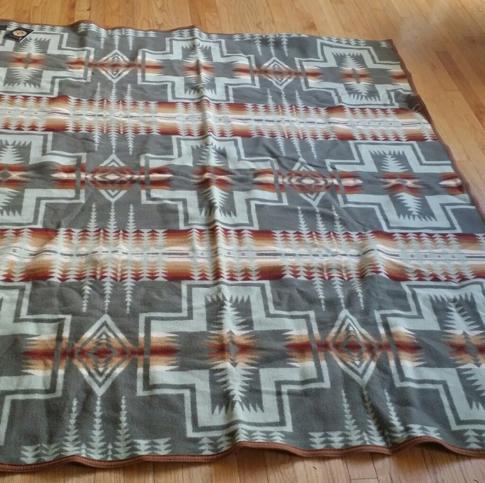 Pendelton Beaver State wool blanket